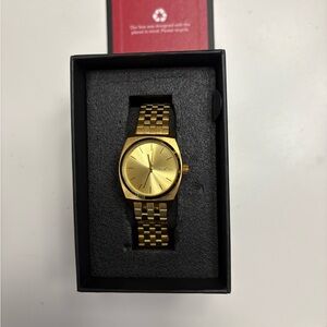 Nixon small time teller Watch
